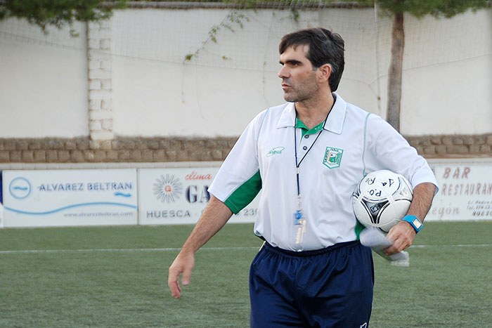 Javi López entrenador del C.D. Peñas Oscenses. Foto Luis Beired